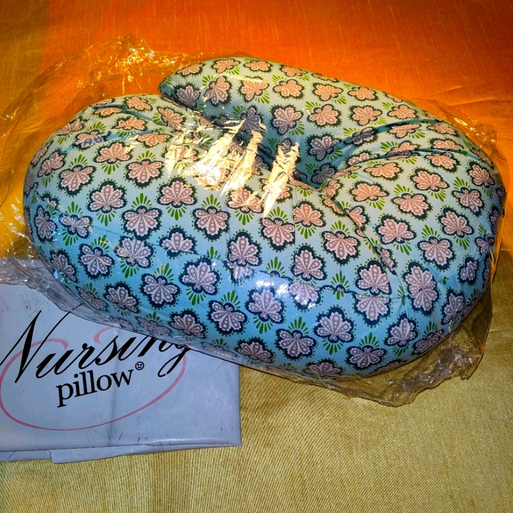 Nursing pillow